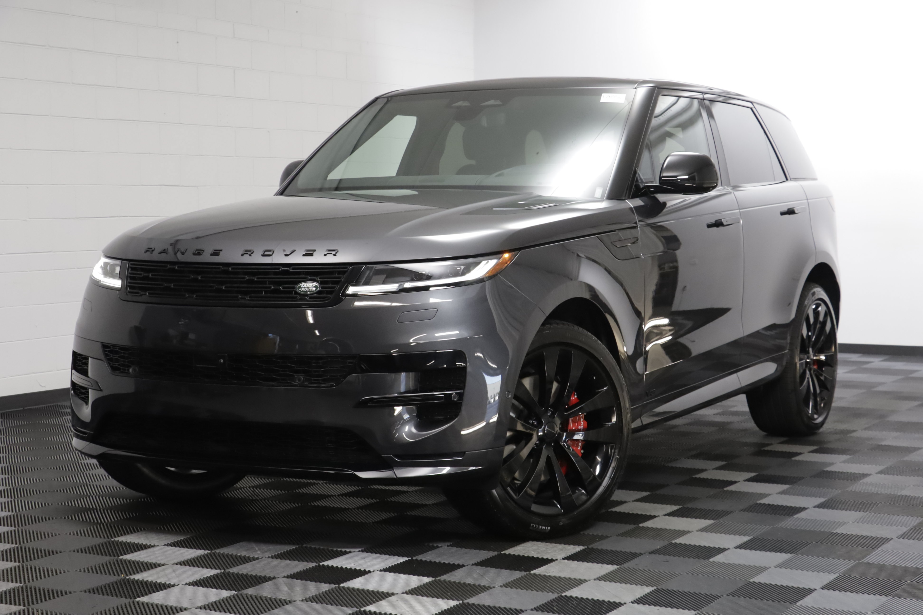 New 2027 Land Rover Range Rover Sport Dynamic SE AWD/4WD image 1