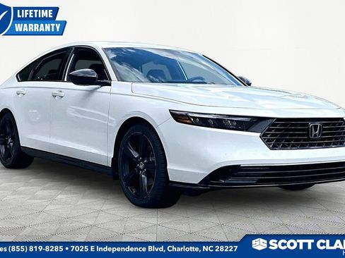 Used 2025 Honda Accord Sport image 1