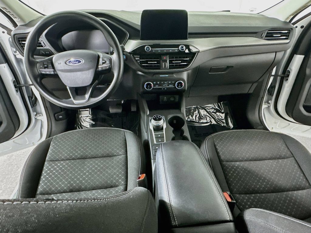 Used 2025 Ford Escape Active AWD/4WD image 17