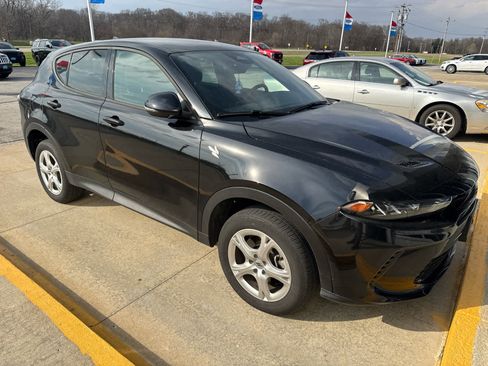 Used 2024 Dodge Hornet GT w/ Cold Weather Group image 3