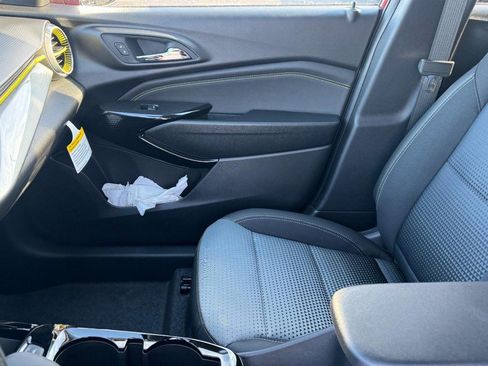 New 2026 Chevrolet Trax LT FWD image 32