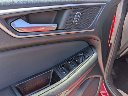 Used 2022 Ford Edge SEL w/ Sport Appearance Package AWD/4WD image 14