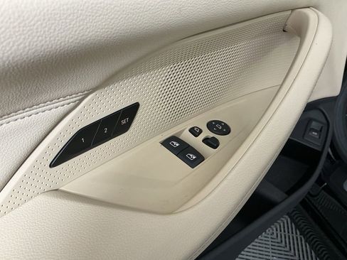 Certified 2023 BMW 430i Coupe w/ Convenience Package image 11