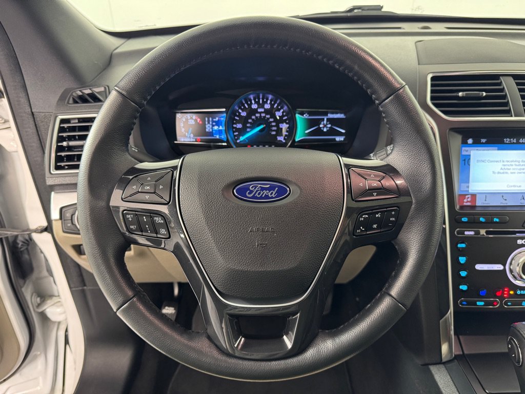 Used 2018 Ford Explorer Limited w/ Equipment Group 301A FWD image 15