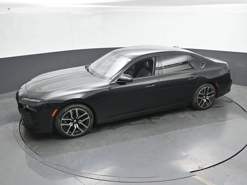 Used 2024 BMW 760i xDrive w/ Executive Package AWD/4WD image 35