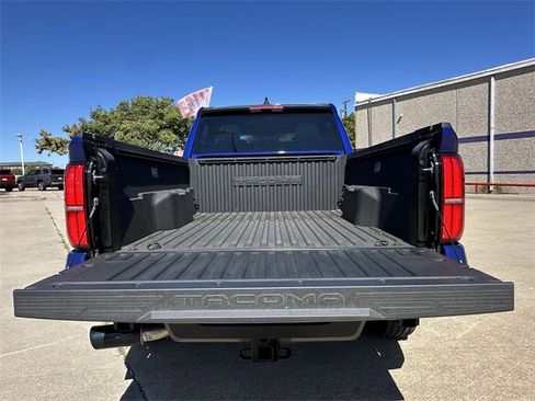 Certified 2025 Toyota Tacoma SR5 image 26