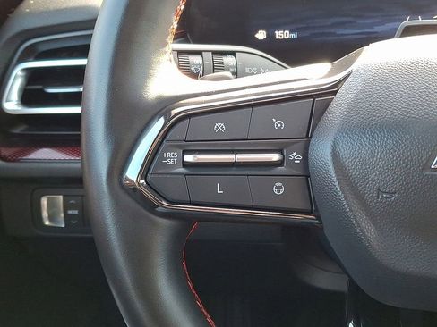 Used 2024 Chevrolet Traverse RS image 20