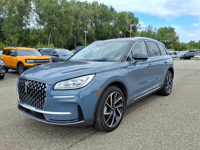 Used 2023 Lincoln Corsair Reserve w/ Equipment Group 202A AWD/4WD image 3