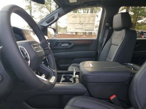 New 2026 GMC Yukon Denali w/ Sun & Power Step Package image 17