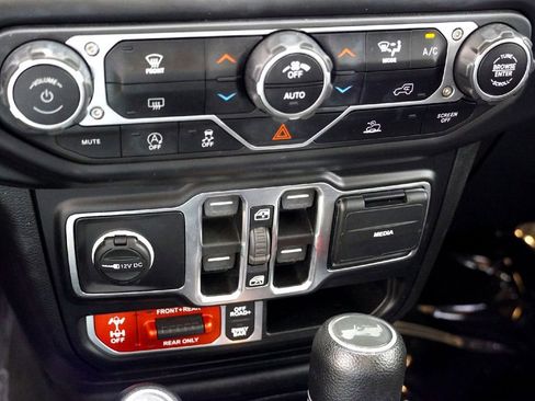 Used 2021 Jeep Wrangler Unlimited Rubicon image 14