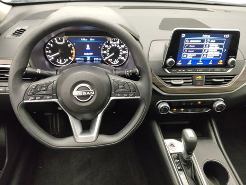 Used 2025 Nissan Altima 2.5 SV FWD image 22