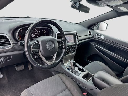 Used 2020 Jeep Grand Cherokee Laredo image 7