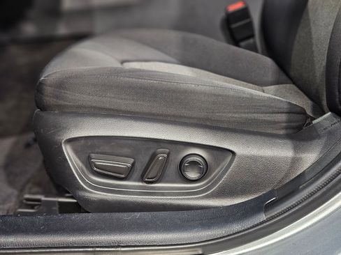 Used 2021 Toyota Camry LE image 23