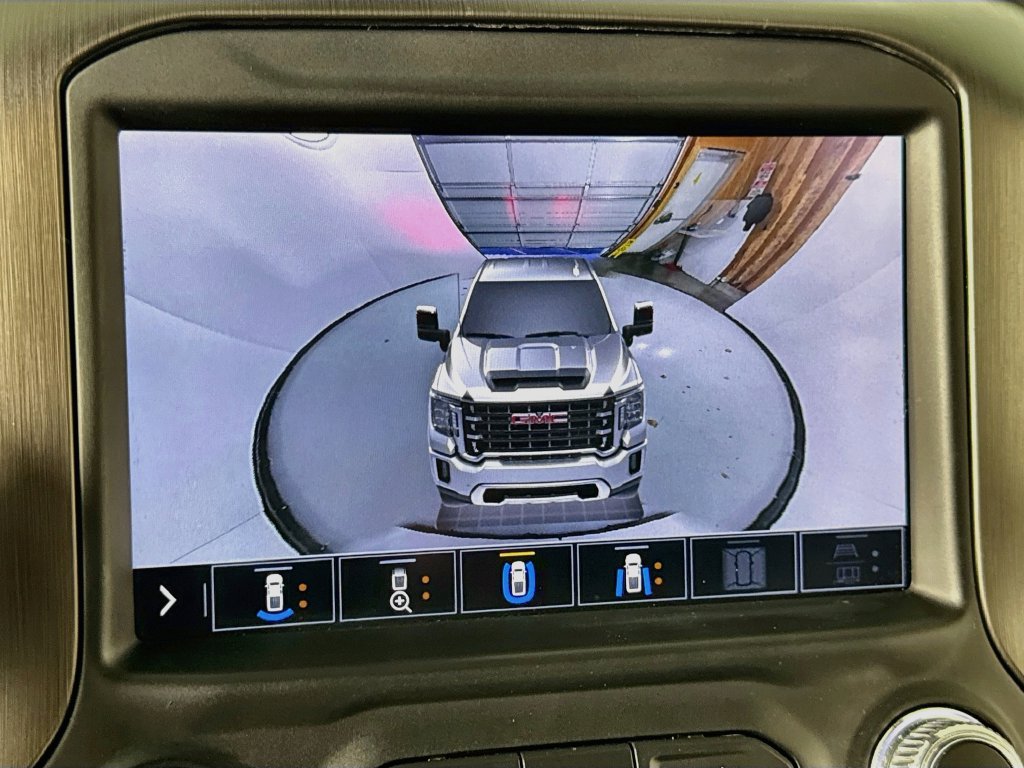Used 2022 GMC Sierra 3500 AT4 w/ AT4 Preferred Package AWD/4WD image 40