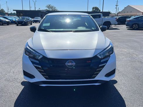 New 2025 Nissan Versa SR w/ Trunk Package image 2