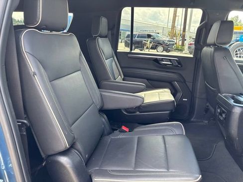 Used 2025 Chevrolet Suburban Premier AWD/4WD image 33