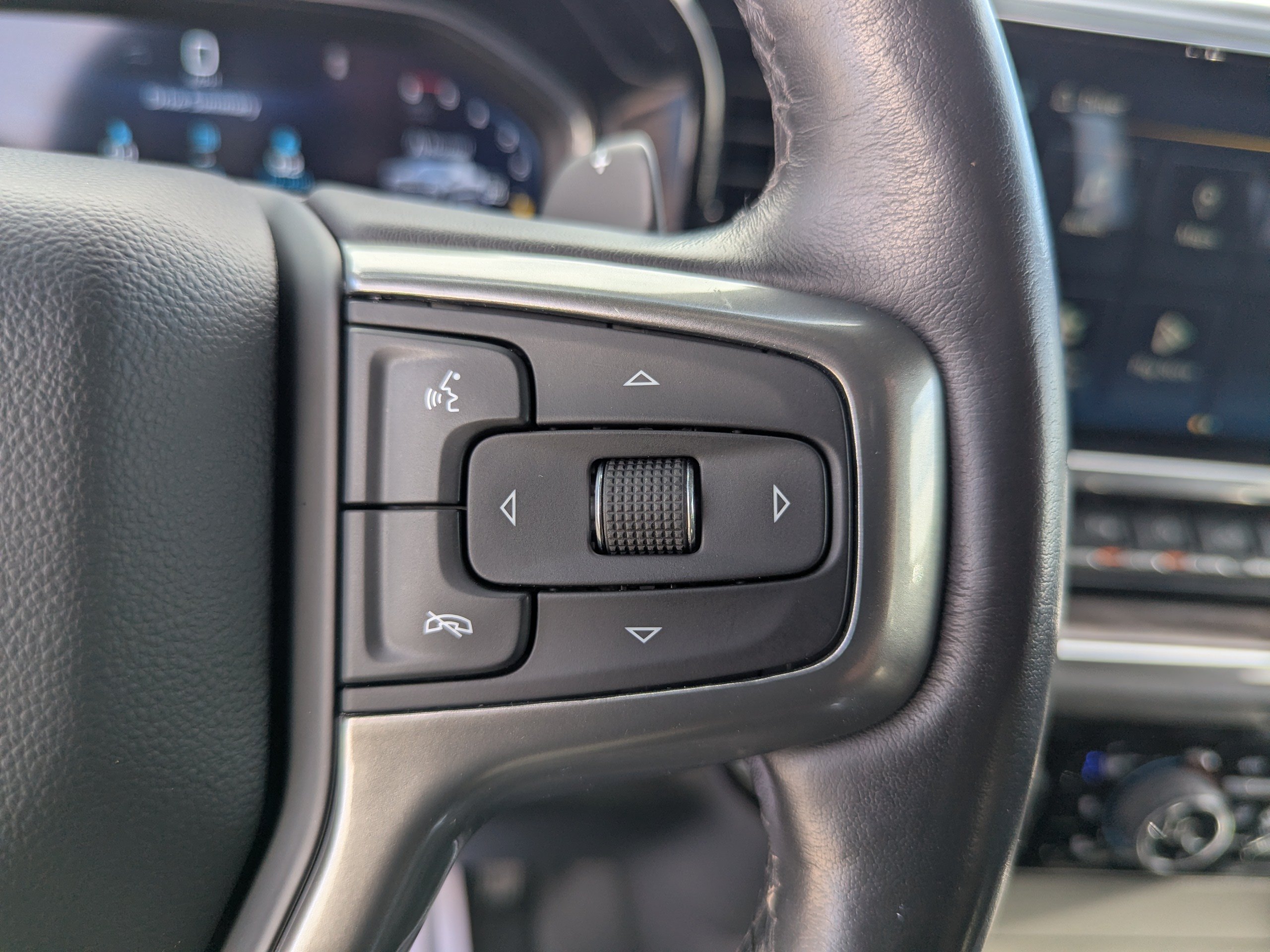 Certified 2023 Chevrolet Silverado 1500 LTZ AWD/4WD image 17