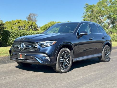 Used 2024 Mercedes-Benz GLC 300 4MATIC image 1