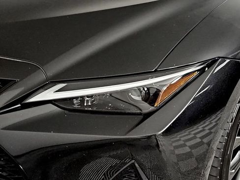 Used 2023 Lexus IS 350 F Sport image 10