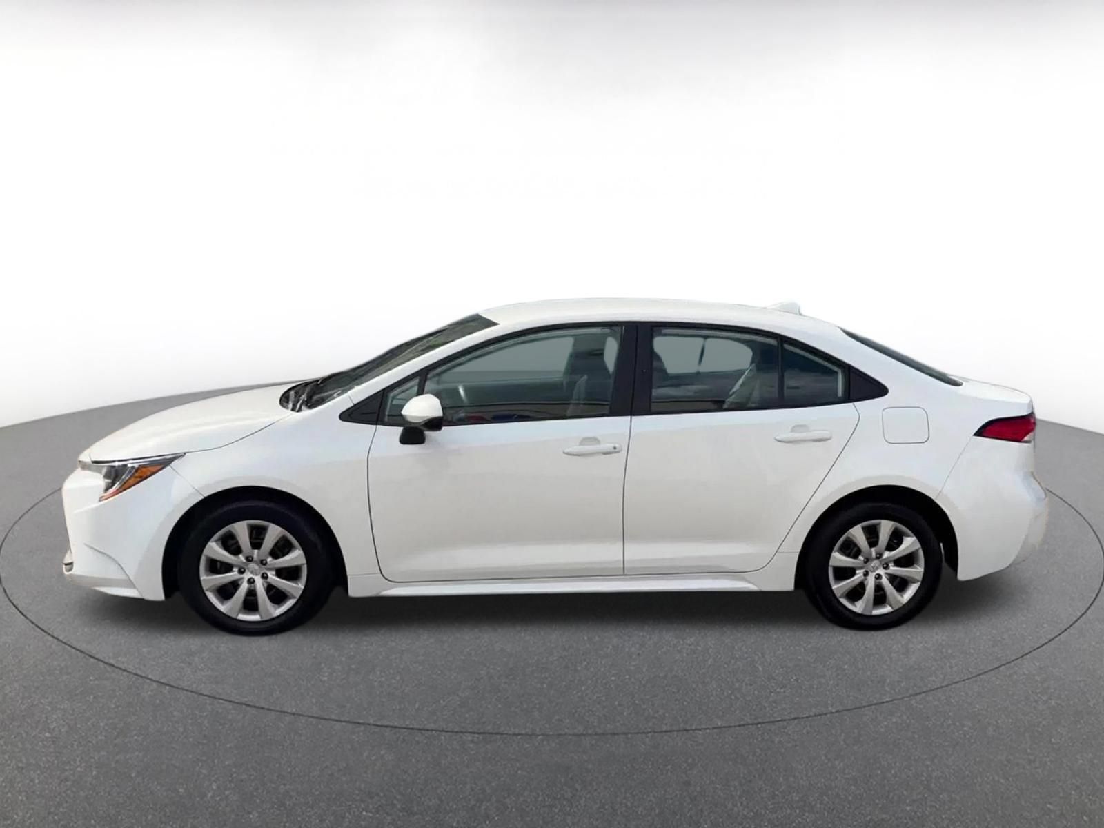 Used 2025 Toyota Corolla LE FWD image 8