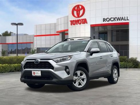 Certified 2021 Toyota RAV4 XLE image 1