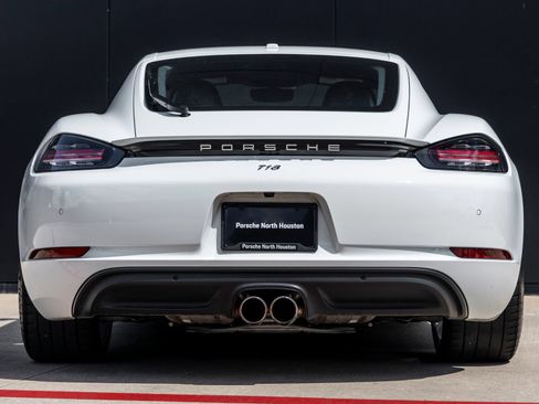 Certified 2024 Porsche 718 Cayman RWD image 10