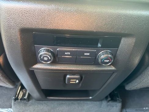 Used 2021 Chevrolet Traverse LT image 21