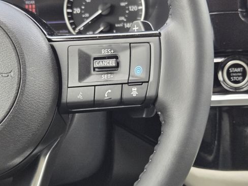 Used 2024 Nissan Pathfinder SL AWD/4WD image 25