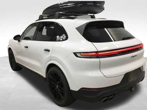 Used 2024 Porsche Cayenne AWD/4WD image 39