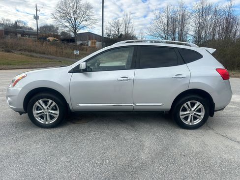 Used 2012 Nissan Rogue SV AWD/4WD image 2