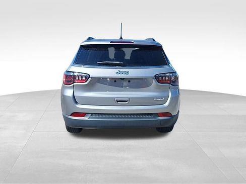 Certified 2022 Jeep Compass Latitude image 11