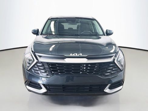 Used 2023 Kia Sportage LX image 3