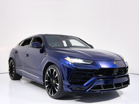 Used 2022 Lamborghini Urus AWD/4WD image 2