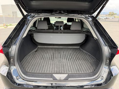 Used 2021 Toyota Venza LE image 22