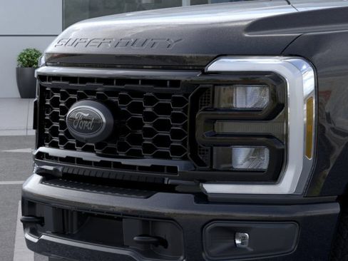 New 2026 Ford F250 Lariat w/ Black Appearance Package image 17