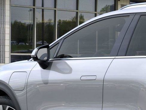 New 2026 Chevrolet Equinox EV LT image 12