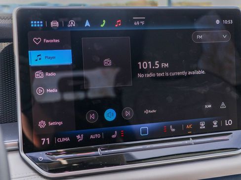 New 2025 Volkswagen Tiguan SE image 27