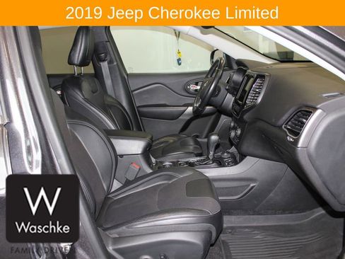 Used 2019 Jeep Cherokee Limited AWD/4WD image 24