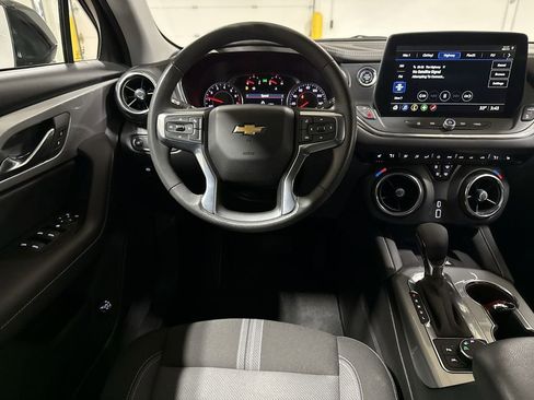 Used 2024 Chevrolet Blazer LT w/ Convenience Package FWD image 11