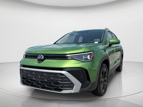 New 2026 Volkswagen Taos SE FWD image 2