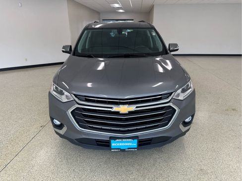 Used 2019 Chevrolet Traverse LT AWD/4WD image 2