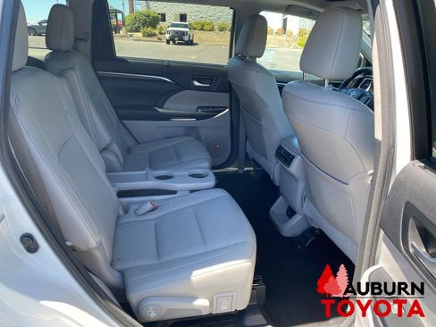 Used 2016 Toyota Highlander Limited Platinum AWD/4WD image 20