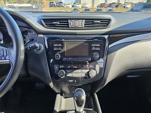 Used 2017 Nissan Rogue Sport SV image 25