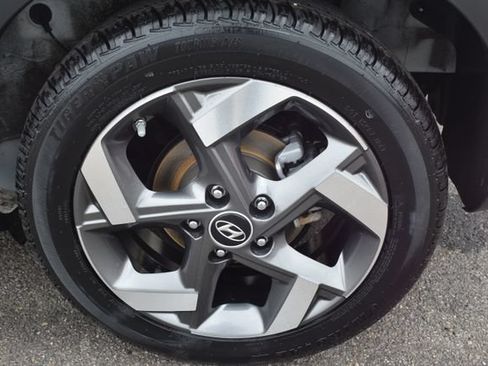 Used 2025 Hyundai Venue Limited FWD image 38