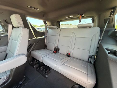 Used 2025 Chevrolet Tahoe Z71 w/ Z71 Off-Road Package AWD/4WD image 14