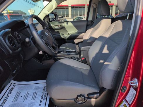 Used 2022 Toyota Tacoma SR AWD/4WD image 9