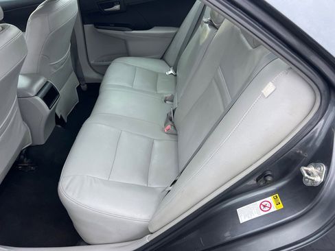Used 2013 Toyota Camry LE image 12