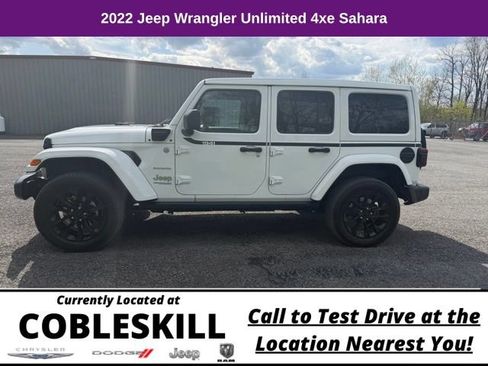Used 2022 Jeep Wrangler Unlimited Sahara AWD/4WD image 8