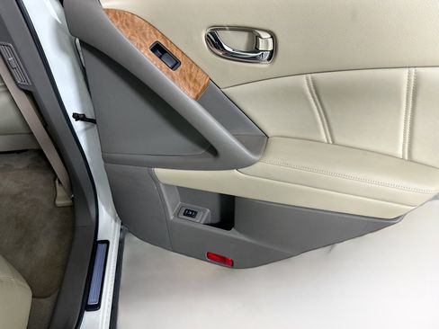 Used 2012 Nissan Murano LE w/ Platinum Pkg image 29