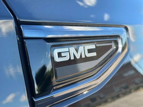 Used 2023 GMC Yukon XL Denali Ultimate AWD/4WD image 12